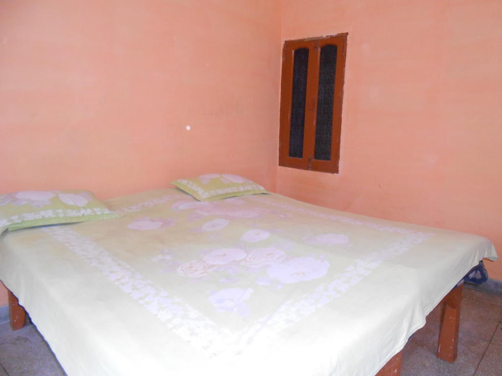Maruti Guest House Варанасі Номер фото