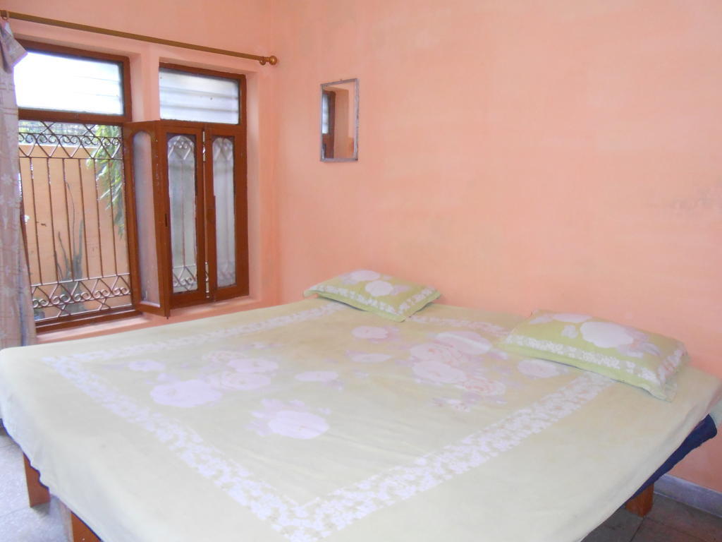 Maruti Guest House Варанасі Номер фото