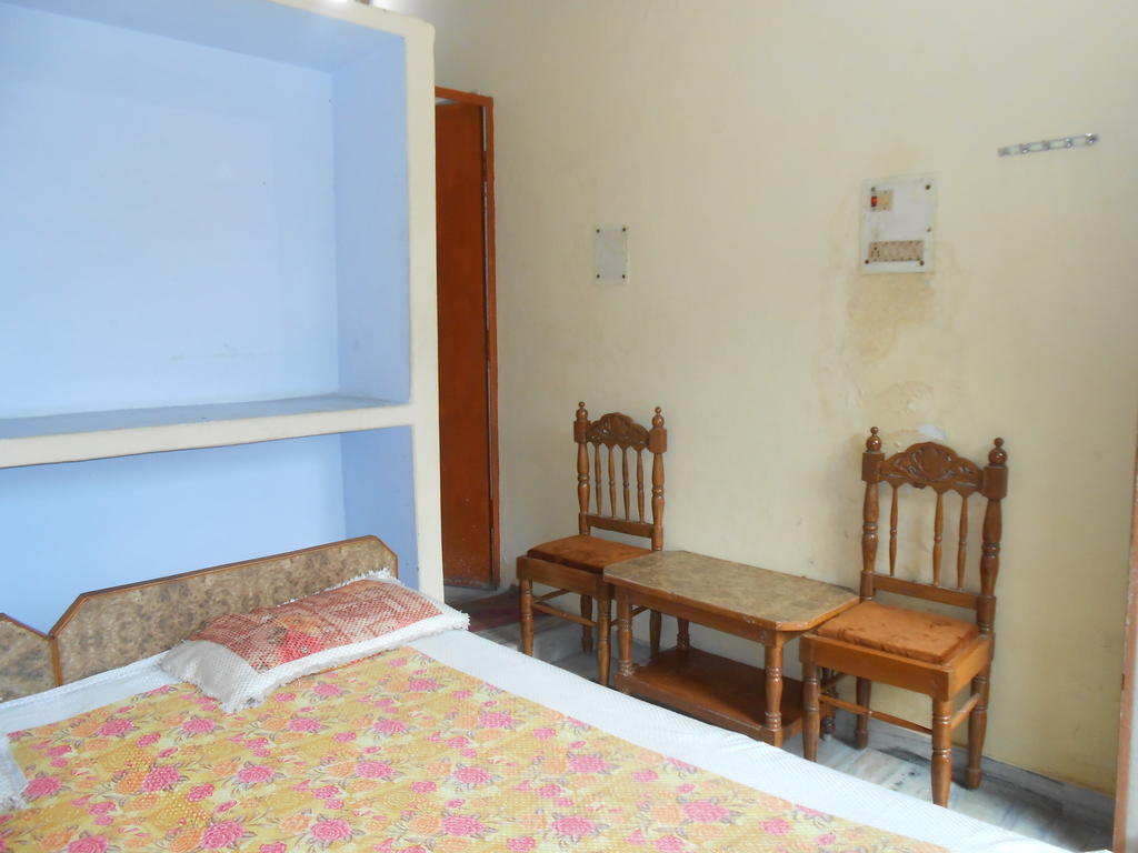 Maruti Guest House Варанасі Номер фото