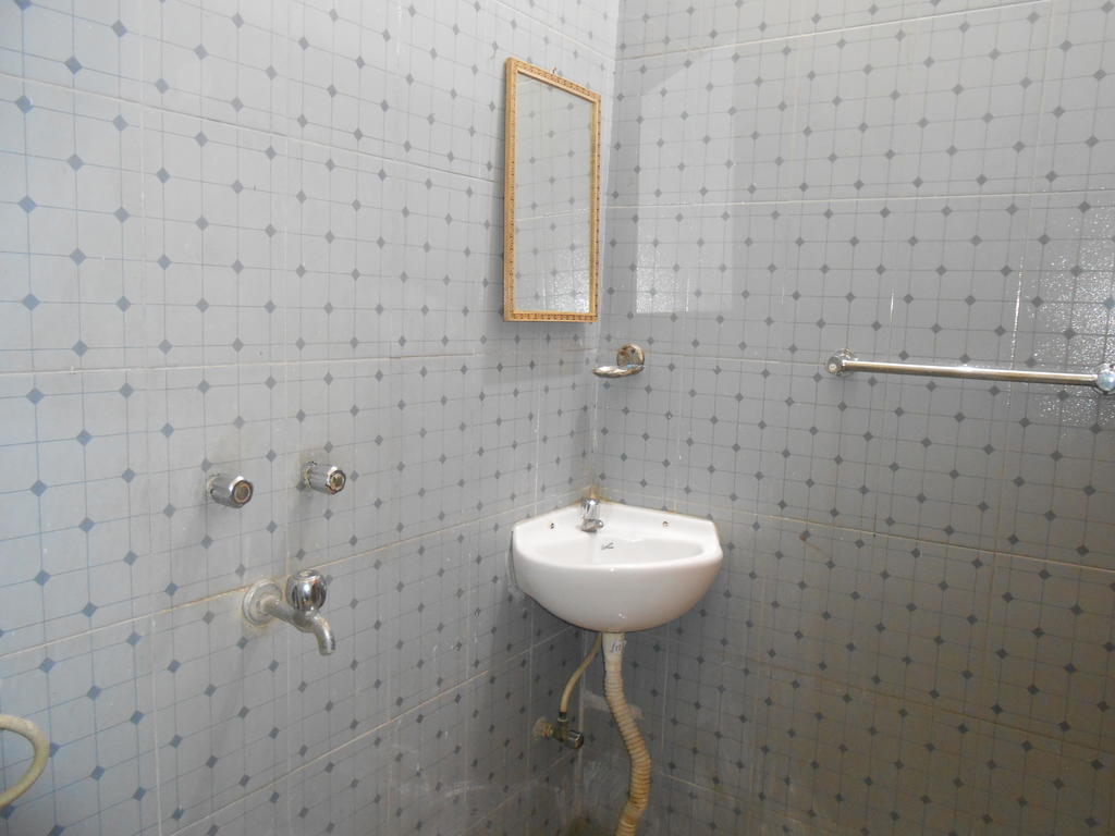 Maruti Guest House Варанасі Екстер'єр фото
